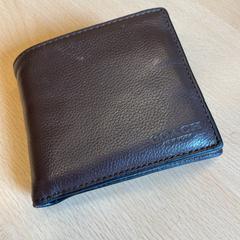 Wallet Leroy,, as reported by The Metropolitan Museum of Art using iLost