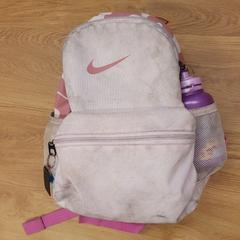 Backpack, as reported by The Metropolitan Museum of Art using iLost